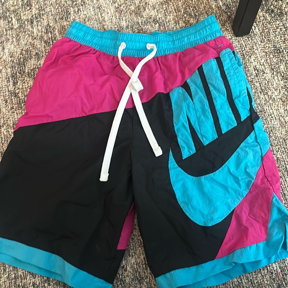 Men’s size S Nike vintage style shorts